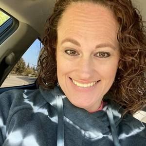 Meet your Posher, Lora